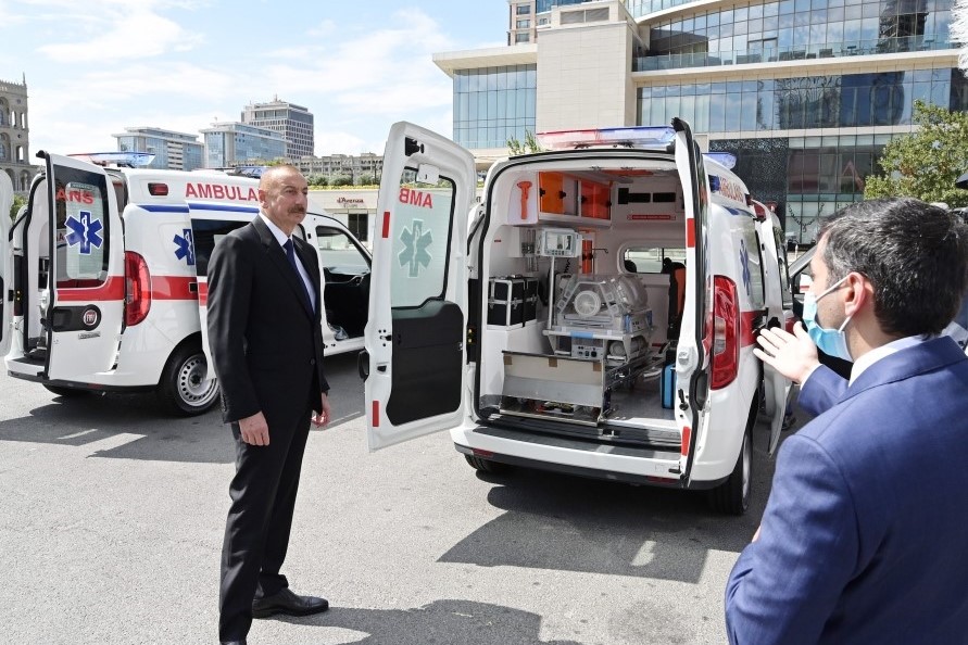 Prezident İlham Əliyevin tapşırığı ilə ölkəmizə yeni təcili tibbi yardım avtomobilləri gətirilib